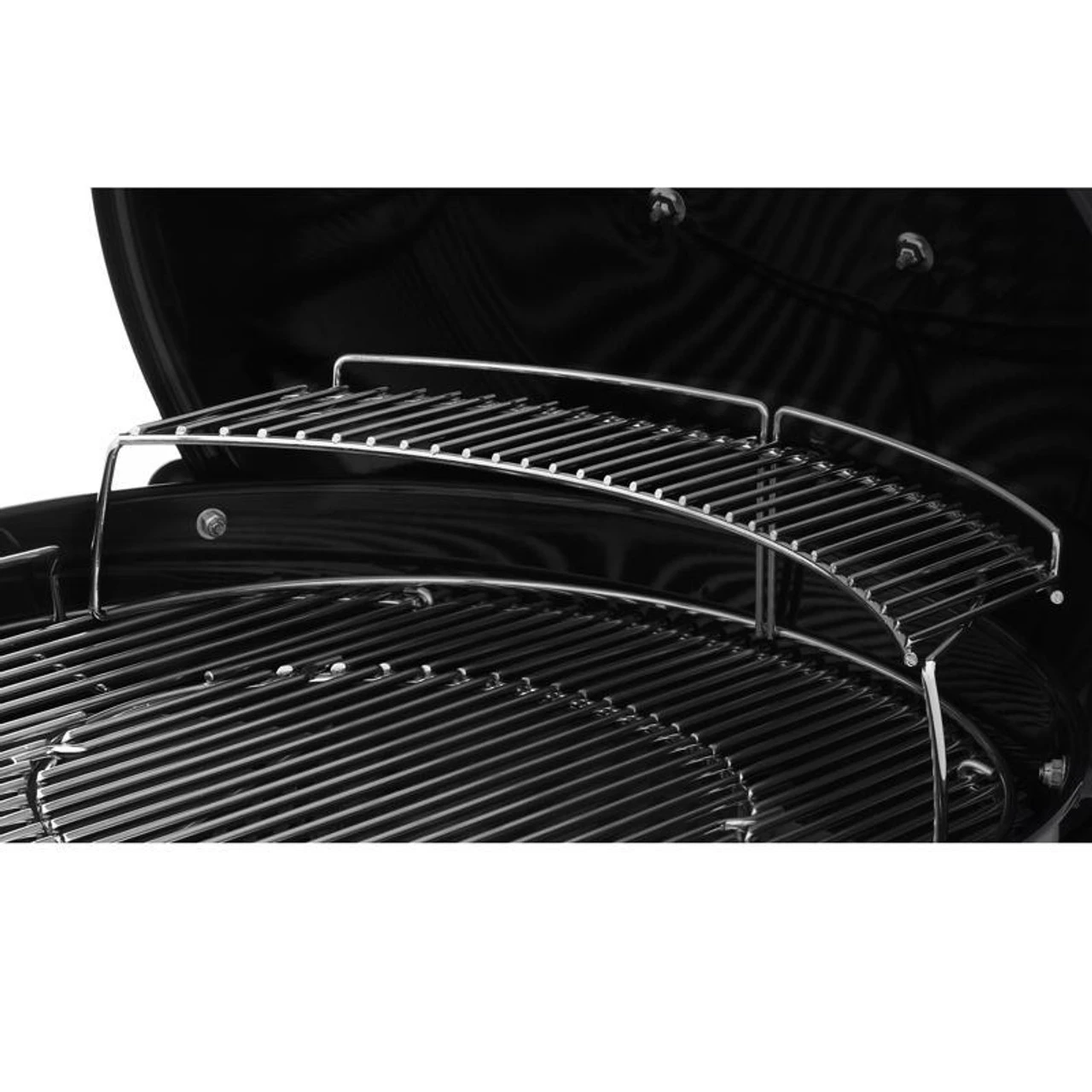 Weber 22 In. Master-Touch Charcoal Grill 6 Weber 22 In. Master-Touch Charcoal Grill - Image 4