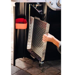 Weber Genesis E-335 -Grill Top Griddle Store 8037864 A V6.eps High 05355.1648134877