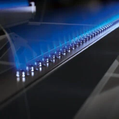 Weber Genesis SA-E-330 -Grill Top Griddle Store 8037939 A V3.eps High 84364.1648392559