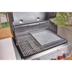 Weber Genesis SA-E-330 -Grill Top Griddle Store 8037939 A V5.eps High 13041.1648392559