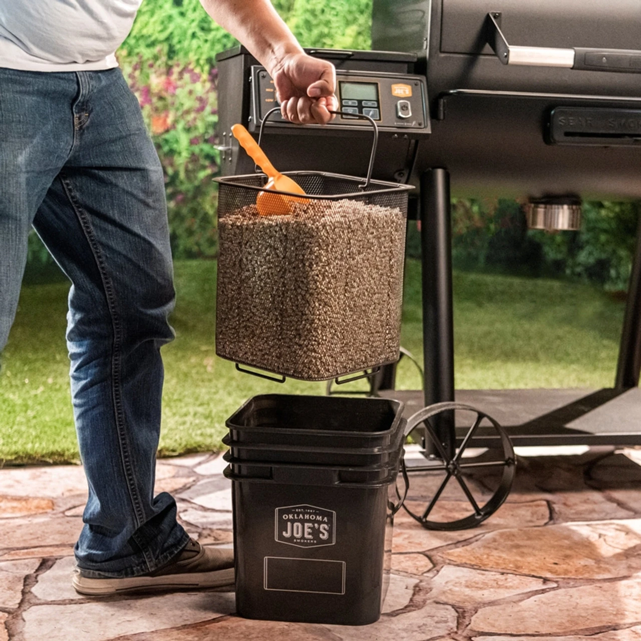 Oklahoma Joe's Pellet Bucket Kit 4 Oklahoma Joe's Pellet Bucket Kit - Image 2