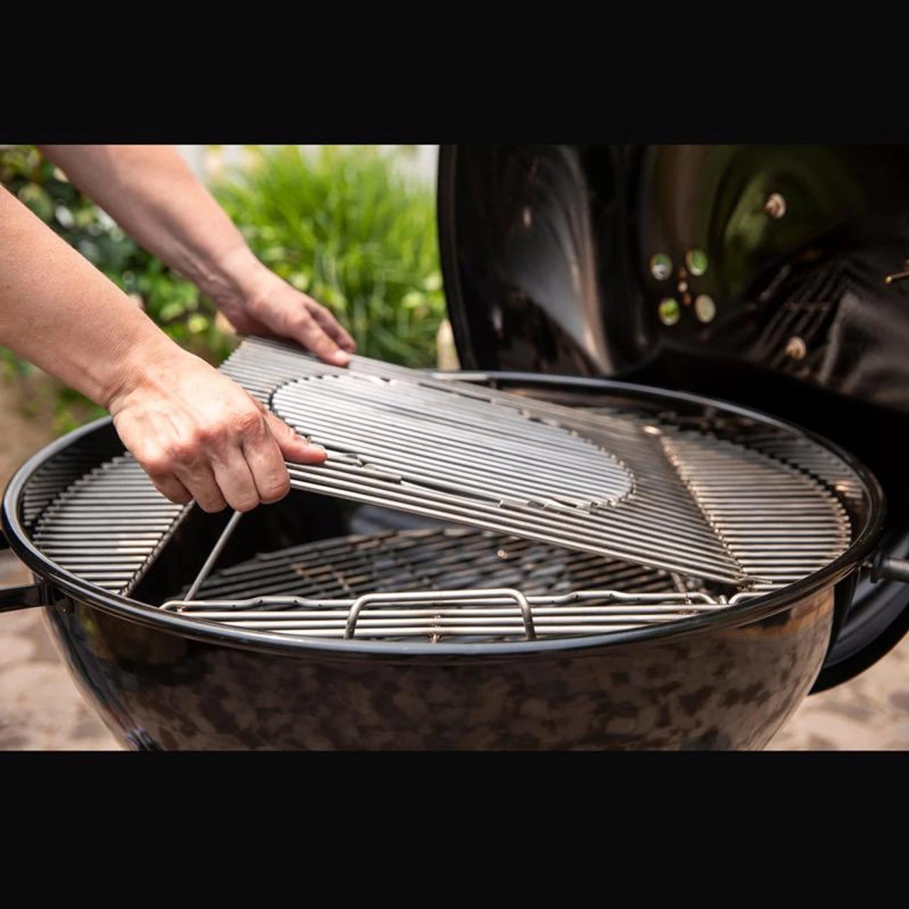 Weber 26 In. Master-Touch Charcoal Grill 5 Weber 26 In. Master-Touch Charcoal Grill - Image 3